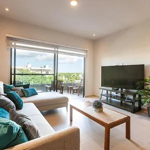 Modern Wifi 200mb, 2 Gyms, 6pools, Balcony , Playa del Carmen México